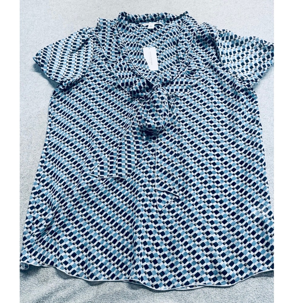 Banana Republic Womens L 100% Silk Blouse NWT Tie Neck Ruffle Blue Geometric